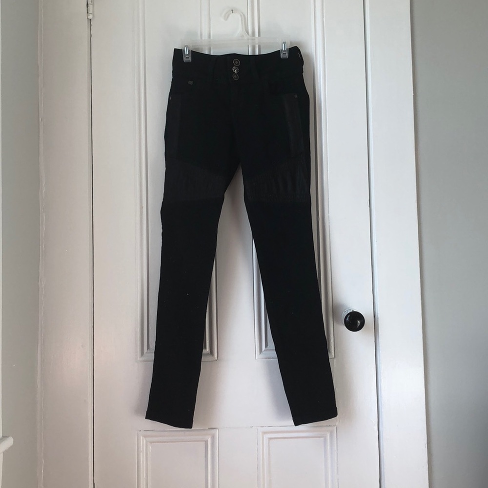 Colombian black jeans!